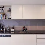 Brilliant Townhouse In Sensational Sth Melb Law