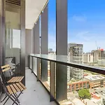 Contemporary Urban Living In West Melbourne