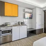 Bright Studio In Iconic St Kilda Beach
