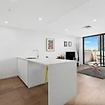 Complete Host Park View St Kilda