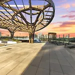 Melbourne Square - 47Th Floor 2Br Executive Gem