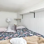 Fitzroy-Private Rooms Guest House 4Beds 2Baths