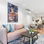 Bright And Stylish 1Br Apt W Balcony, Wi-Fi And Desk
