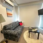 Mt2506 - 1 Bedroom Huts Nestled In The Docklands With Gym & Pool