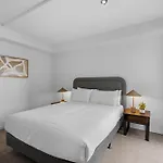 Lovely 1-Bed With Balcony In St Kilda\'S Heart