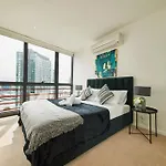 Sky Retreat At 889 Collins
