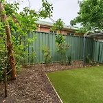 Vaquay Contempo In Flemington