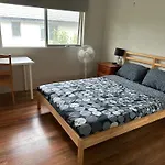 Room In Kew East