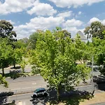 Luxury 1 Bd Apartment With Views Of The Shrine