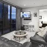 Exquisite 2 Brm 2 Bth Penthouse At Crown Precinct