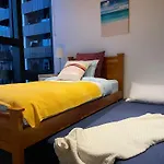 Boulevard Retreat 2B2B Apt In Melbourne With Pool
