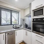 Central To Everything Spacious 1 Bedroom Apartment