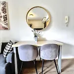 Cozy Studio Apartment In The Heart Of North Melbourne