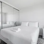 Hancock Viewpoint - Resort-Style Simplicity