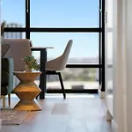 City And Bay View 3Br Apt With Balcony And Wi-Fi