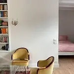 Paris Apartment With Garden Terrace In St Kilda