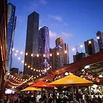 Amazing Cbd Apartment With Epic Views And Free Parking!