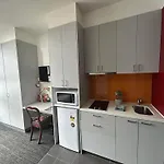 Alston Apartments Hotel
