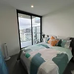 Modern 7Th Floor Flat, Parking, Convenient, Quiet