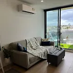 Modern 7Th Floor Flat, Parking, Convenient, Quiet
