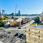 Premium Melbourne Apartments With Balcony And Free Tram Access