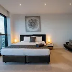 Sub-Penthouse Style Apartment With Amazing Views