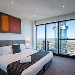 Modern 2B2B Apt With Stunning Views
