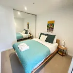 1Br Urban Oasis-Stunning Views