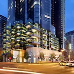 Sky High View 2 Bedroom Apartment In Southbank