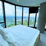Sky High View 2 Bedroom Apartment In Southbank