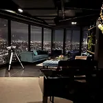 Luxurious Entire Top Floor Penthouse At Eureka Tower