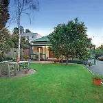 Melbourne House B&B