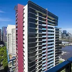 Apartments Melbourne Domain - New Quay Docklands