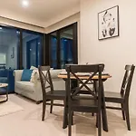Docklands Brand New 1 Bedroom Apt@Marina Tower