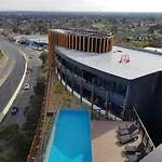 Ivanhoe Apartments