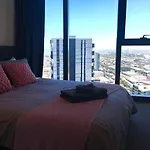 Shadow Play 2Bed Ocean View Apartment