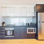 Magnificent 2-Bedroom Apartment - Skyline View, Cbd Location