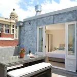 Studio 8 - Penthouse