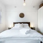 Safira, St Kilda Apartments Near Albert Park + Beach
