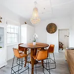 Safira, St Kilda Apartments Near Albert Park + Beach