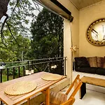 Safira, St Kilda Apartments Near Albert Park + Beach