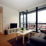 Onelife Docklands Luxury Apartment