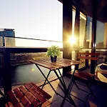 Onelife Docklands Luxury Apartment