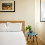 Cozy 3 Bedroom Apartment In The Heart Of Melbourne Cbd