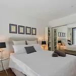 Hazel Chapel St Socialite. Pool, Spa & Gym