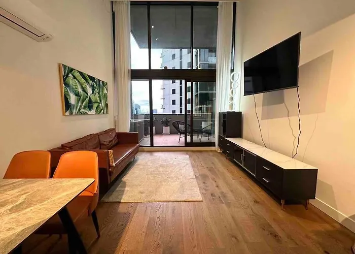 Free Tram Zone, New 2 Beds Apartment, Loft Design