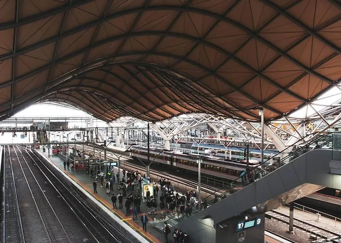 West Side Place Melbourne Cbd W/Balcony, City Views + Pool, Sauna & Gym