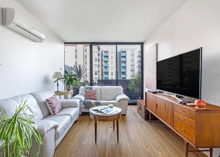 Contemporary Comfort Between Fitzroy And Carlton