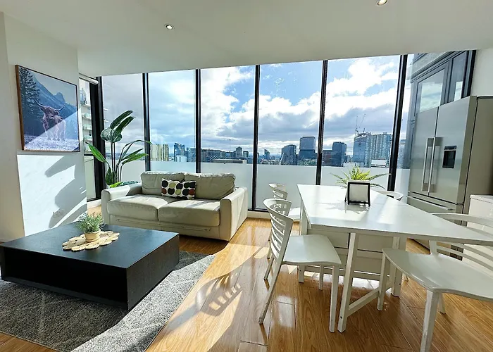 Spacious Family-Sized 2Br Apt Near Crown Casino + Carpark On Site