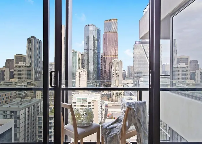 A Modern Apt Near Southern Cross With City Views